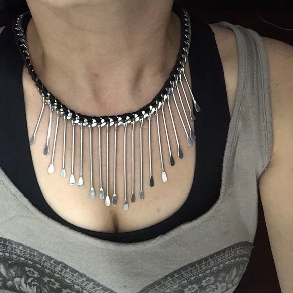 dillard’s Jewelry - Dillard’s Beautiful Necklace